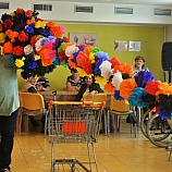 Stavění májky  28