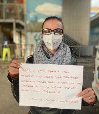 Oslavte sváteční den štědrostí - Darujte nejen nohy v teple