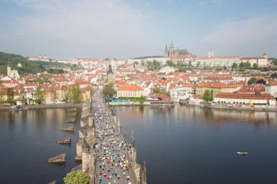 TÝM NADĚJE PRO PRAŽSKÝ MARATON 2016
